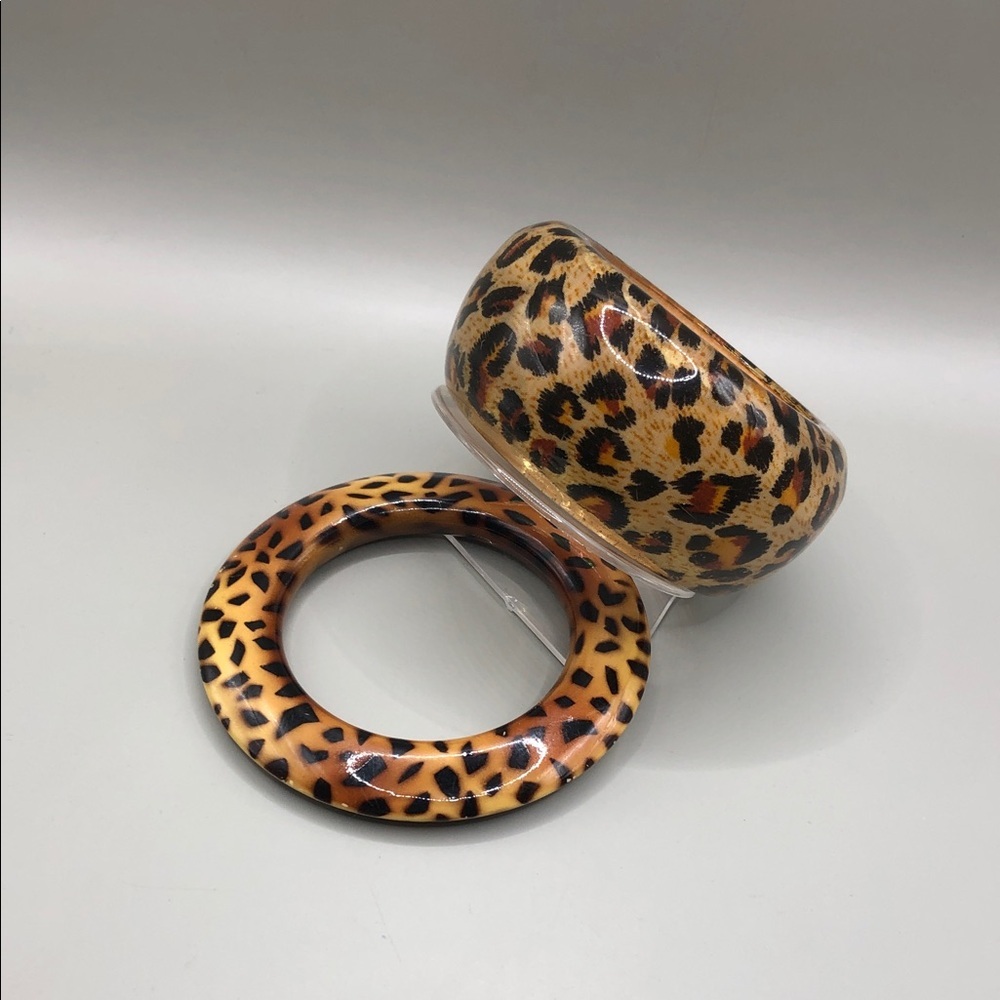 Vintage animal cheetah print bangle bracelets lucite acrylic bundle 2 statement.